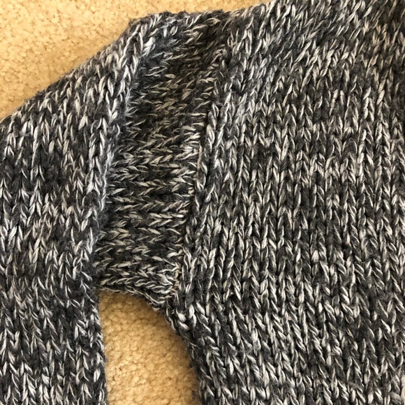 SOLD ✨ aeropostale grey knit v-neck sweater - Picture 2 of 2